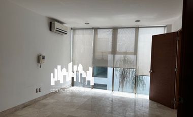 CASA EN RENTA EN BUGAMBILIAS CON 5 RECAMARAS