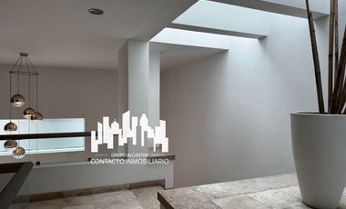 CASA EN RENTA EN BUGAMBILIAS CON 5 RECAMARAS