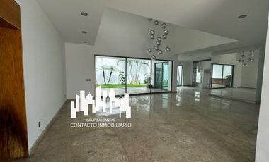 CASA EN RENTA EN BUGAMBILIAS CON 5 RECAMARAS