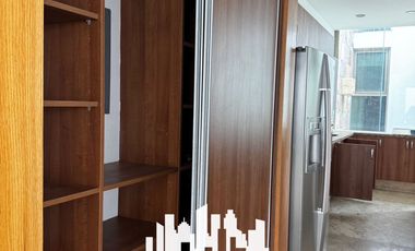 CASA EN RENTA EN BUGAMBILIAS CON 5 RECAMARAS