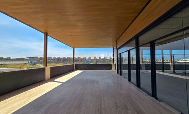 LOCAL COMERCIAL EN RENTA ideal para restaurante en Campanario Norte.