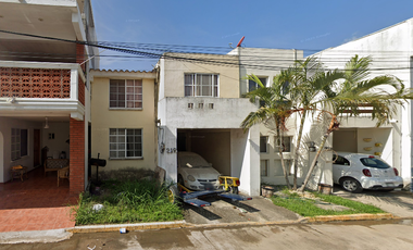 CASA EN VENTA DE RECUPERACION HIPOTECARIA EN EL CAMPANARIO ALTAMIRA TAMAULIPAS