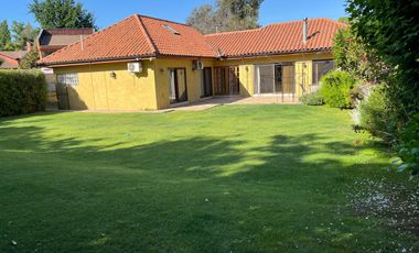 VENDE ACOGEDORA CASA EN SANTA AURORA MACHALI