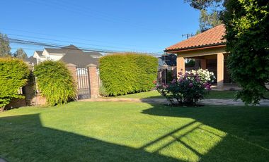 VENDE ACOGEDORA CASA EN SANTA AURORA MACHALI