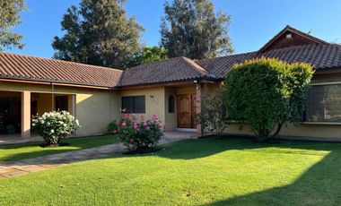 VENDE ACOGEDORA CASA EN SANTA AURORA MACHALI