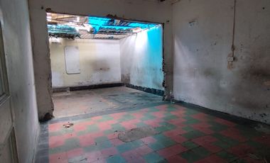 Venta Casa lote en campo Valdez, la norma permite 6 unidades de vivienda y un local comercia