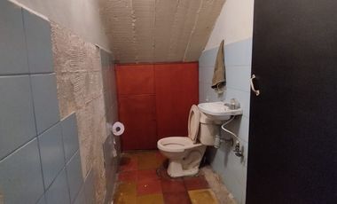 Venta Casa lote en campo Valdez, la norma permite 6 unidades de vivienda y un local comercia