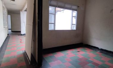 Venta Casa lote en campo Valdez, la norma permite 6 unidades de vivienda y un local comercia