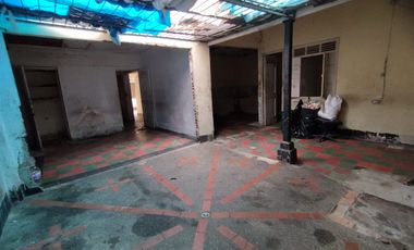 Venta Casa lote en campo Valdez, la norma permite 6 unidades de vivienda y un local comercia