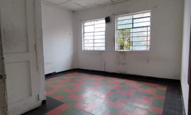 Venta Casa lote en campo Valdez, la norma permite 6 unidades de vivienda y un local comercia