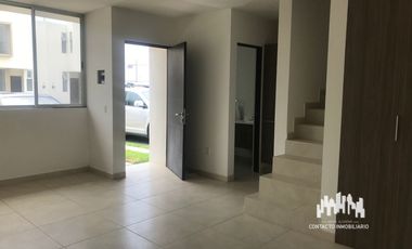 CASA EN RENTA EN NISPEROS CERCA DE VALLE IMPERIAL - 3 RECAMARAS