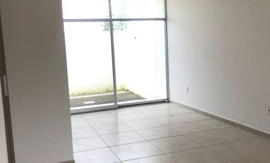 CASA EN RENTA EN NISPEROS CERCA DE VALLE IMPERIAL - 3 RECAMARAS