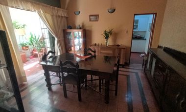 CASA CON EXCELENTE UBICACIÓN- AREA 204m2