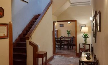 CASA CON EXCELENTE UBICACIÓN- AREA 204m2