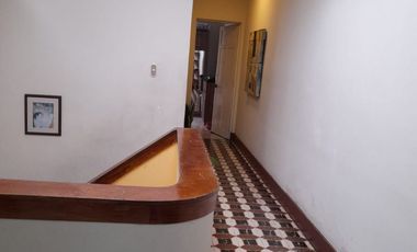 CASA CON EXCELENTE UBICACIÓN- AREA 204m2