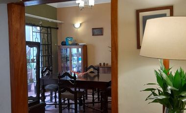 CASA CON EXCELENTE UBICACIÓN- AREA 204m2