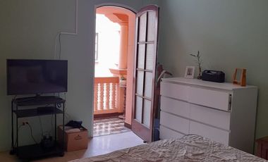 CASA CON EXCELENTE UBICACIÓN- AREA 204m2