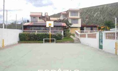 Casa de campo en venta sector Guayllabamba