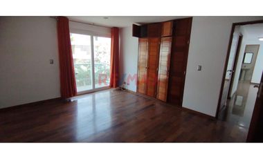 Se Vende Lindo Departamento en Los Alamos - Centrum - Surco – 170 M²
