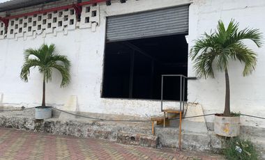 Alquilo bodega mas mezzanine y almacenaje - C. J. Arosemena