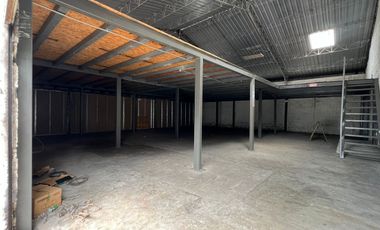Alquilo bodega mas mezzanine y almacenaje - C. J. Arosemena