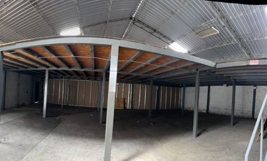 Alquilo bodega mas mezzanine y almacenaje - C. J. Arosemena