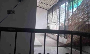 Disewakan Rumah bisa utk tinggal , taruh brg ,dll