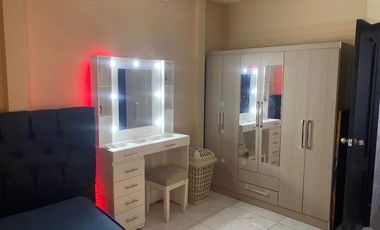 Alquiler Departamento Amoblado Cdla. Sauces 6. Moderno tanto el departamento como el mobiliario. Piso Segundo