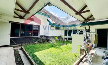 Rumah Cantik Bergaya Vintage Dekat MOG & Area Kuliner Potensi Bisnis Tinggi