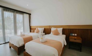 VILLA MODERN ELEGAN FURNISHED & POOL PRIBADI DGN  AREA TERBUKA LUAS DI LOMBOK NTB