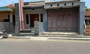 BREBES GANDASULI RUMAH 2 LANTAI STRATEGIS DEKAT JALAN RAYA PANTURA JUAL MURAH