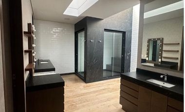 Renta Espectacular Residencia con Terraza y Diseño