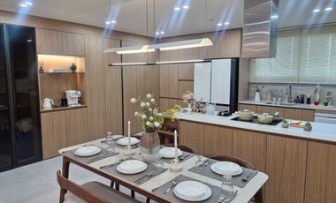 Pre-Selling Luxury Four (4) Bedroom Condo Unit in Clark Freeport Zone Pampanga.