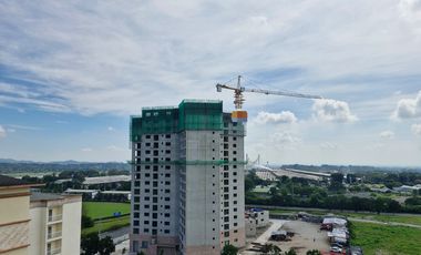 Pre-Selling Luxury Four (4) Bedroom Condo Unit in Clark Freeport Zone Pampanga.