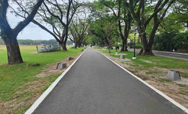 Pre-Selling Luxury Four (4) Bedroom Condo Unit in Clark Freeport Zone Pampanga.