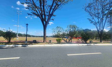 Pre-Selling Luxury Four (4) Bedroom Condo Unit in Clark Freeport Zone Pampanga.