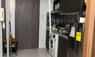 Fully furnished Condo for Sale in Torre Lorenzo Malate with Parking clean title