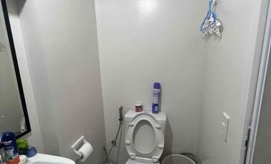 Fully furnished Condo for Sale in Torre Lorenzo Malate with Parking clean title