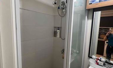 Fully furnished Condo for Sale in Torre Lorenzo Malate with Parking clean title