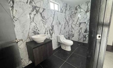 Venta de casa muy cerca de Paseo Tollocan