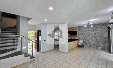 Céntrica Casa en condominio remodelada