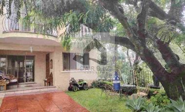 Casa sola en privada con portón eléctrico