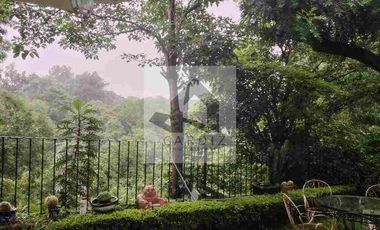 Casa sola en privada con portón eléctrico