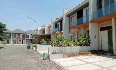dijual rumah Greenland Menganti Surabaya barat