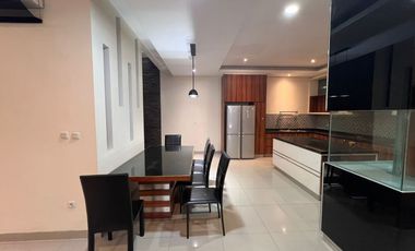 Disewa Rumah Mewah 2 Lantai Full Furnished Siap Huni Bisa Langsung Masuk Green Lake City Cluster Amerika Latin