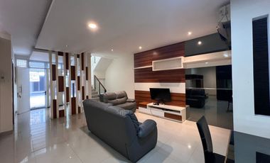 Disewa Rumah Mewah 2 Lantai Full Furnished Siap Huni Bisa Langsung Masuk Green Lake City Cluster Amerika Latin