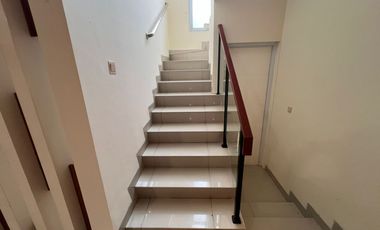 Disewa Rumah Mewah 2 Lantai Full Furnished Siap Huni Bisa Langsung Masuk Green Lake City Cluster Amerika Latin