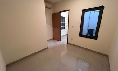 Disewa Rumah Mewah 2 Lantai Full Furnished Siap Huni Bisa Langsung Masuk Green Lake City Cluster Amerika Latin