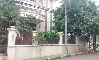 Rumah 2 Lantai Kelapa Gading Kirana Hook Timur