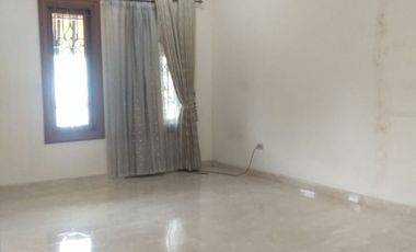 Rumah 2 Lantai Kelapa Gading Kirana Hook Timur